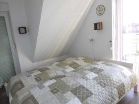 Schlafzimmer-2-Bett.jpg