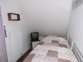 Schlafzimmer-3-Bett.jpg